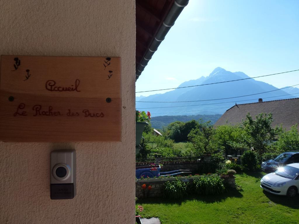 Le Rocher Des Ducs, Vue Sur Montagne, Abris Voitures Et Motos Le Glaizil Eksteriør bilde